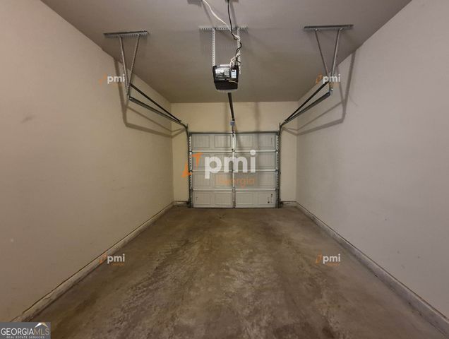511 Highwood Lane, East Point, GA 30344