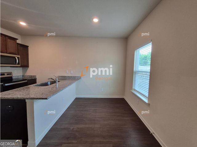 511 Highwood Lane, East Point, GA 30344