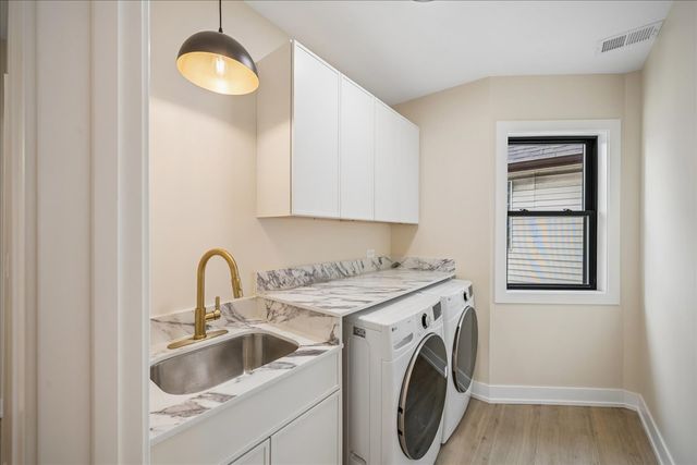 3841 N Kenneth Avenue, Chicago, IL 60641