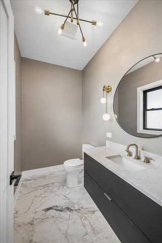 3841 N Kenneth Avenue, Chicago, IL 60641