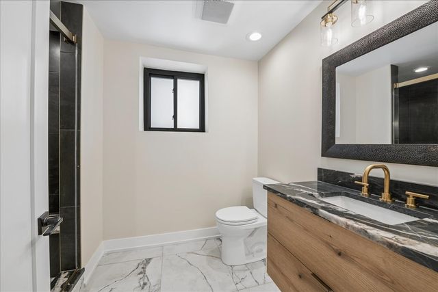 3841 N Kenneth Avenue, Chicago, IL 60641