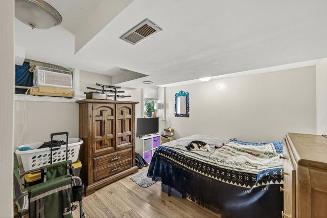 1562 Ivy Avenue E, Saint Paul, MN 55106