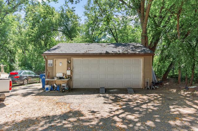 1562 Ivy Avenue E, Saint Paul, MN 55106