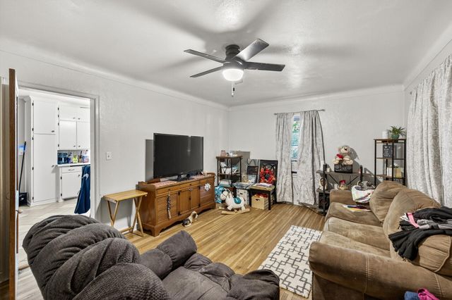 1562 Ivy Avenue E, Saint Paul, MN 55106
