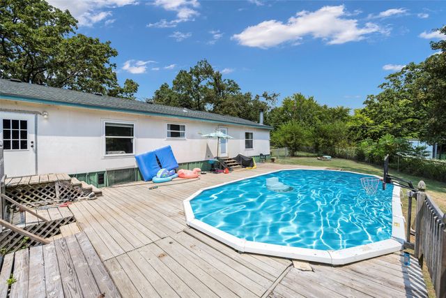 118 Winter Lane, Mabank, TX 75156