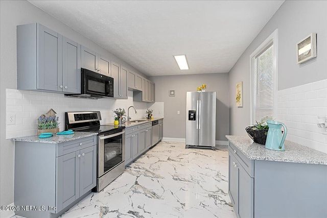 8418 BERRY Avenue, Jacksonville, FL 32211