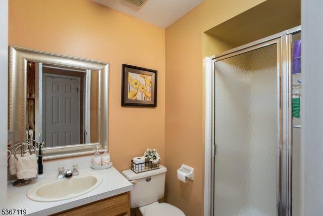 4 Dewitt Ln, Hillsborough Twp., NJ 08844