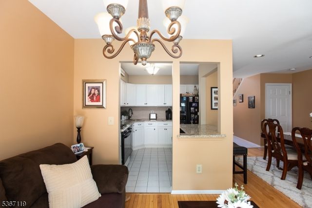 4 Dewitt Ln, Hillsborough Twp., NJ 08844