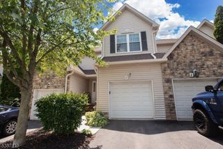 4 Dewitt Ln, Hillsborough Twp., NJ 08844