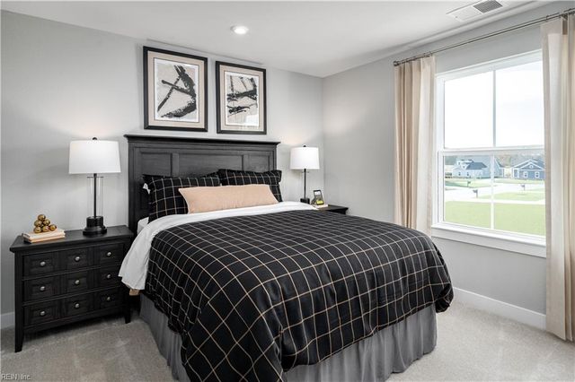 2142 Mainsail DR, Carrollton, VA 23314