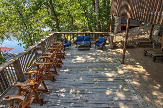 81 Davis N Lake Access Rd, Camden, TN 38320