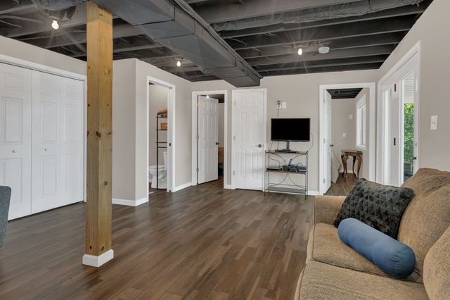 81 Davis N Lake Access Rd, Camden, TN 38320