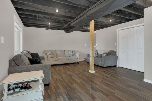 81 Davis N Lake Access Rd, Camden, TN 38320