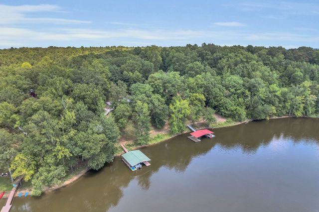 81 Davis N Lake Access Rd, Camden, TN 38320