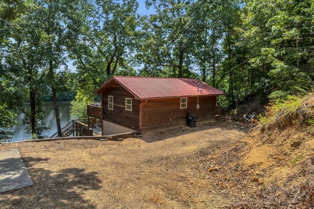 81 Davis N Lake Access Rd, Camden, TN 38320