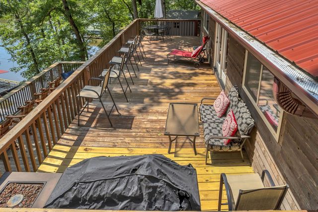 81 Davis N Lake Access Rd, Camden, TN 38320