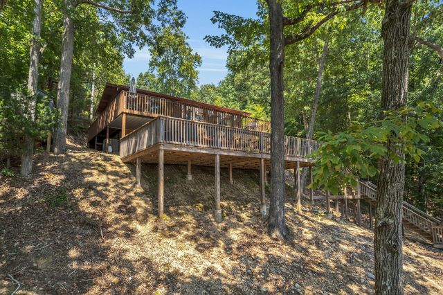 81 Davis N Lake Access Rd, Camden, TN 38320