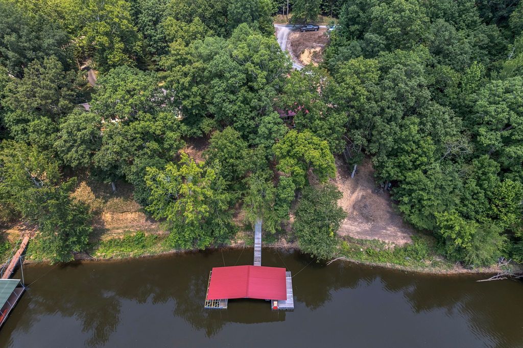 81 Davis N Lake Access Rd, Camden, TN 38320