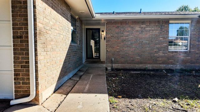 4704 Cherry Hill Lane, Oklahoma City, OK 73135