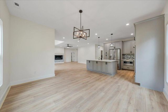273 Hammock Pointe DR, Moneta, VA 24121