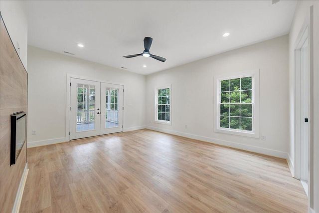 273 Hammock Pointe DR, Moneta, VA 24121