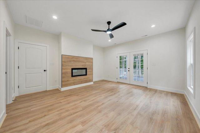 273 Hammock Pointe DR, Moneta, VA 24121