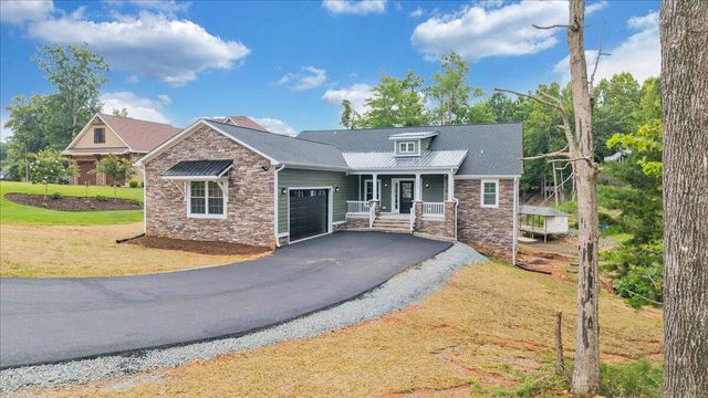 273 Hammock Pointe DR, Moneta, VA 24121