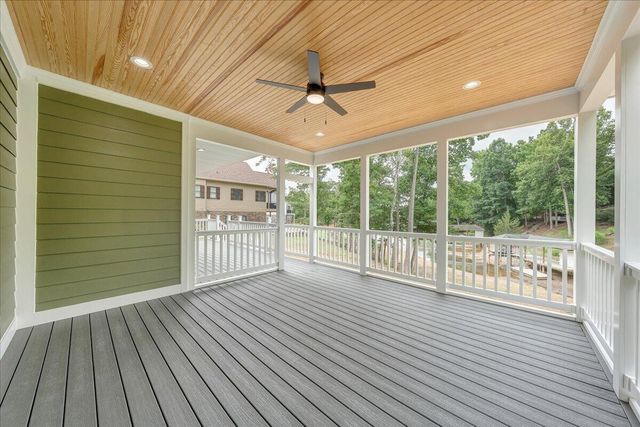 273 Hammock Pointe DR, Moneta, VA 24121