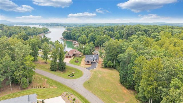 273 Hammock Pointe DR, Moneta, VA 24121