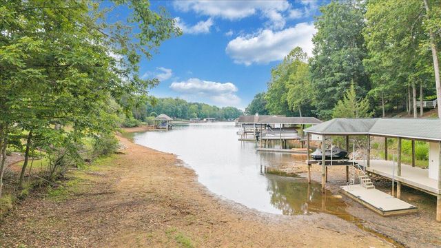 273 Hammock Pointe DR, Moneta, VA 24121