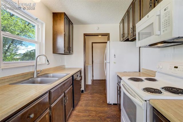 11045 Peaceful Valley Road, Colorado Springs, CO 80925