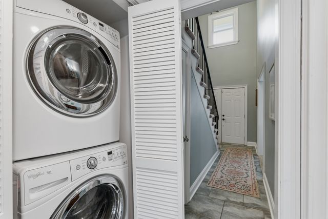8207 Sawyer Brown Rd Apt J4, Nashville, TN 37221