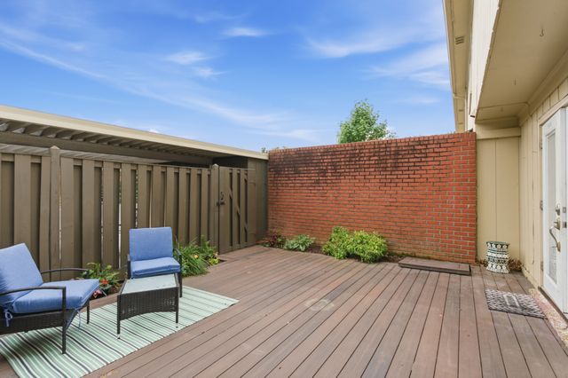 8207 Sawyer Brown Rd Apt J4, Nashville, TN 37221