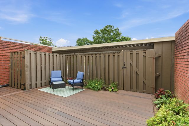 8207 Sawyer Brown Rd Apt J4, Nashville, TN 37221