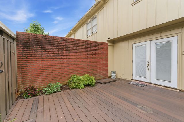 8207 Sawyer Brown Rd Apt J4, Nashville, TN 37221