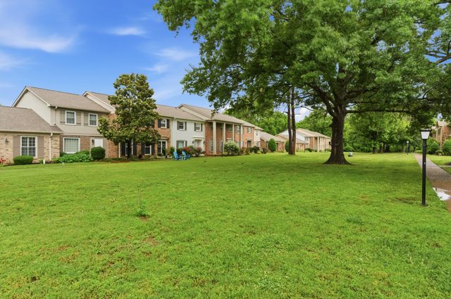 8207 Sawyer Brown Rd Apt J4, Nashville, TN 37221