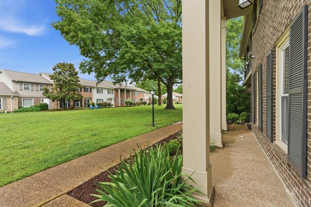 8207 Sawyer Brown Rd Apt J4, Nashville, TN 37221