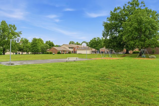 8207 Sawyer Brown Rd Apt J4, Nashville, TN 37221