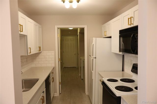 44982 Marigold Drive, Sterling Heights, MI 48314