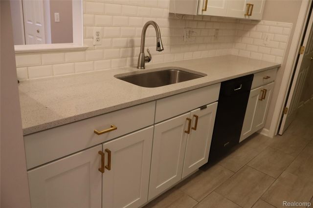 44982 Marigold Drive, Sterling Heights, MI 48314