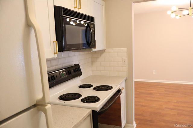 44982 Marigold Drive, Sterling Heights, MI 48314