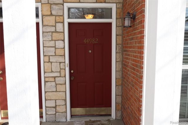 44982 Marigold Drive, Sterling Heights, MI 48314