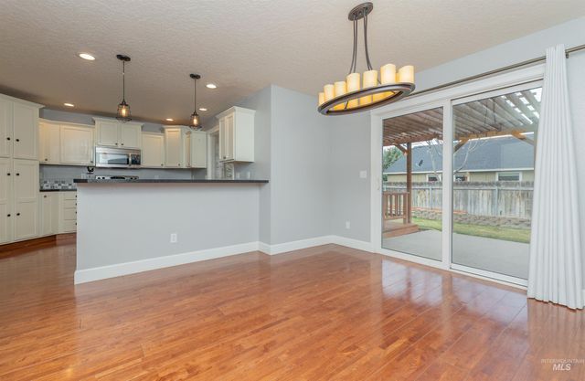 1964 W Odessa Ave, Nampa, ID 83686