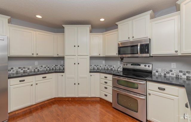 1964 W Odessa Ave, Nampa, ID 83686