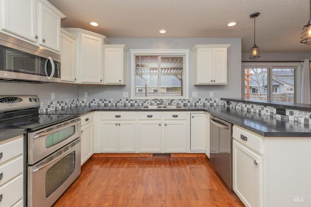 1964 W Odessa Ave, Nampa, ID 83686