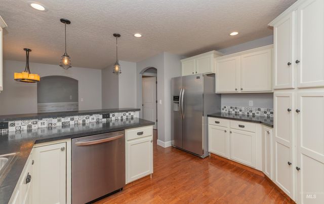 1964 W Odessa Ave, Nampa, ID 83686