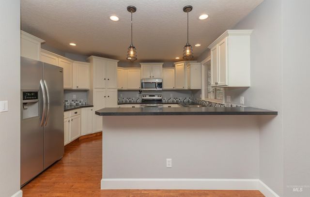 1964 W Odessa Ave, Nampa, ID 83686