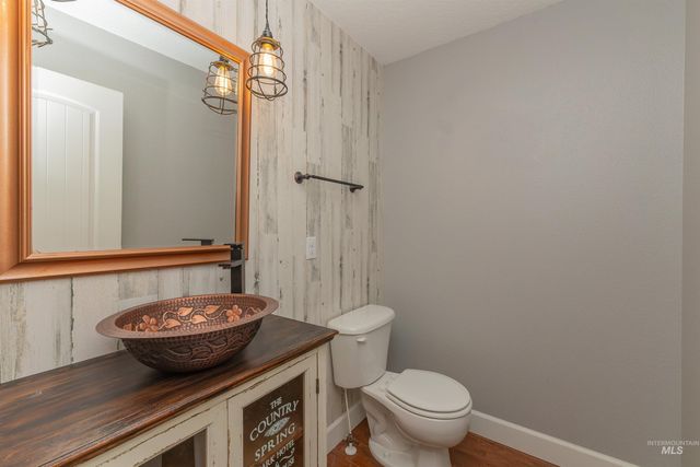 1964 W Odessa Ave, Nampa, ID 83686