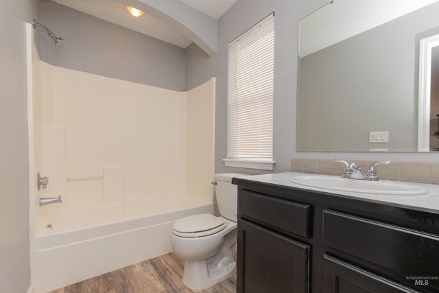 1964 W Odessa Ave, Nampa, ID 83686