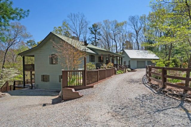 86 Armor Way N, Ellijay, GA 30540